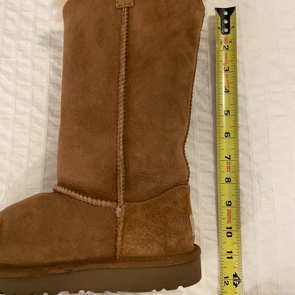 UGG Bailey Button Boots - Picture 9 of 9